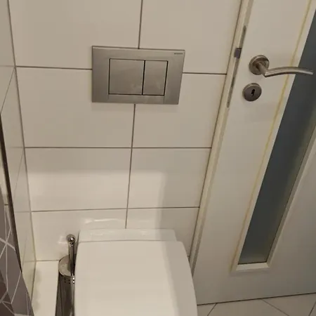 Utulna Garsonka 5 *